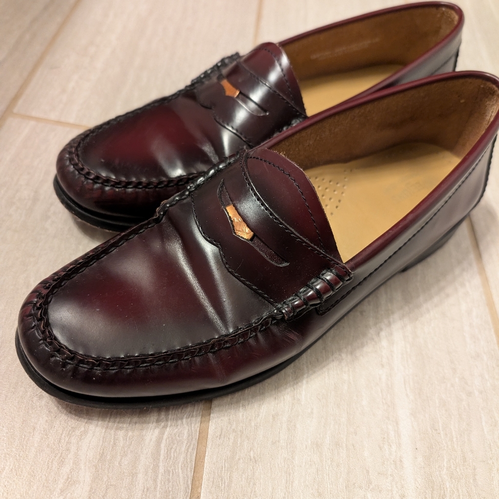Classic Women's Loafers in Burgundy